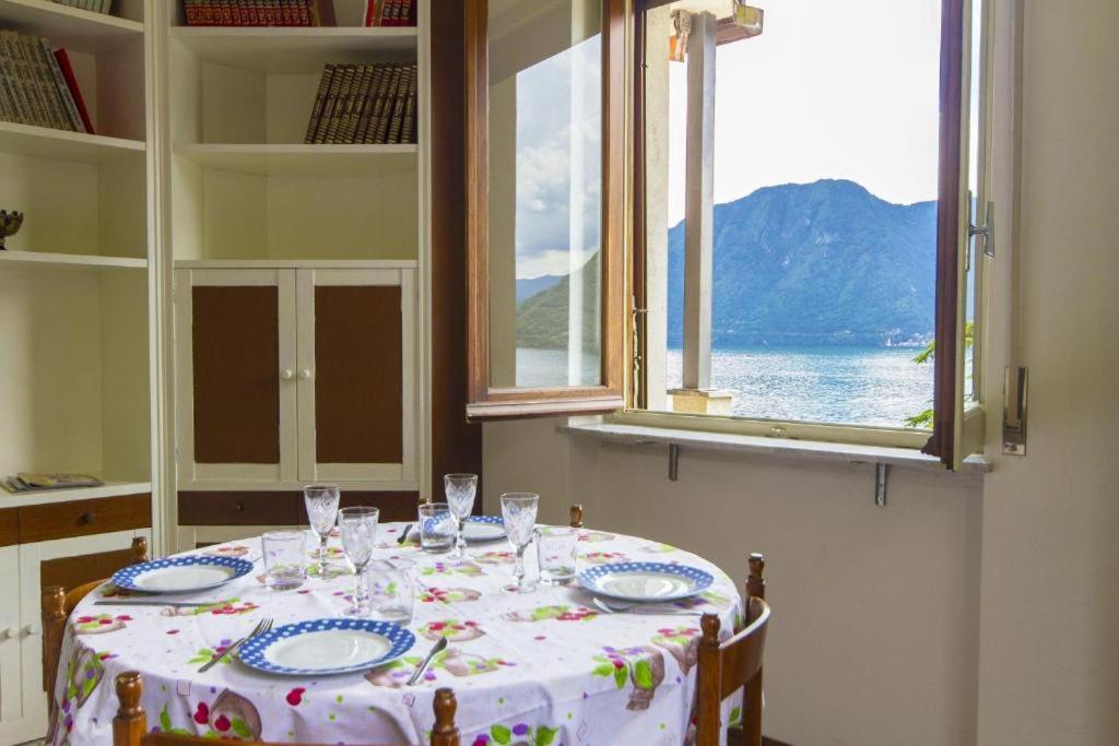 Apartment With Lake View Sala Comacina Luaran gambar